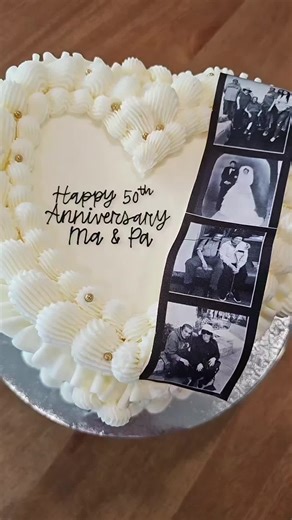I had so much fun creating this 50th Anniversary cake! Love is such a beautiful thing to ever go through but a love that can be everlasting and celebrated like 25th and 50 years truly is inspiring! Its waking up every morning and closing each other! To love but most importantly to remain as solid as can be through the hurdles, that's truly what love is. I hope to only grow old with the love of my live 🥹and get to celebrate these beautiful milestones. #anniversarycake #heartcake #50thanniversary