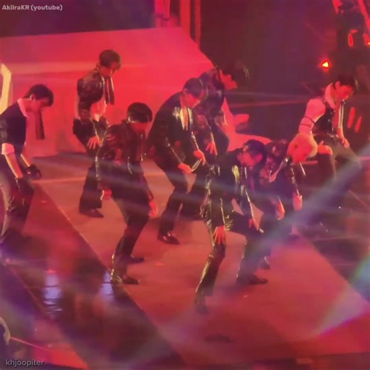 Unexpected ATEEZ 'Wake Up' Song and Choreography Reaction