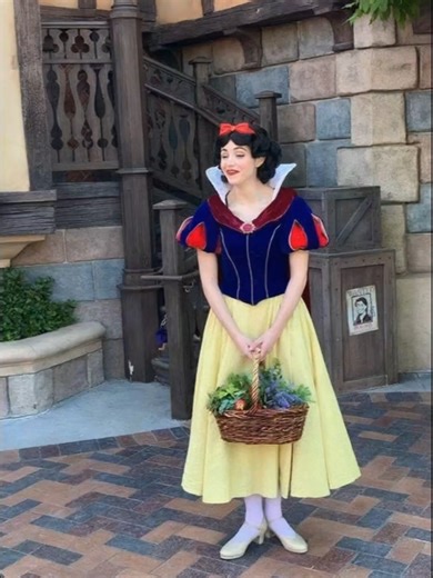 Surprising Guest Reactions to Disney Princesses