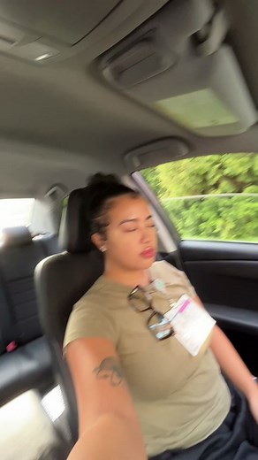 work a 12 hr overnight shift in the hospital w/ me as a telemetry technician 👩🏻‍💻🫀