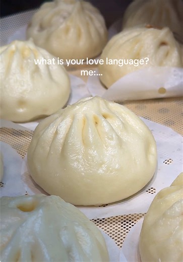 JEDEN MORGEN FRISCH HANDGEFALTET! ✨🥟 Weiche, saftige Baozi – täglich mit Liebe von Hand zubereitet für den authentischen Geschmack von echtem Street Food. Gedämpft oder gebacken – du entscheidest! ☁️🔥 (Mit Schweinflesish🐷, Rindfleisch 🥩 , Gemüse 🥬 & Vegan!) 📍 Qiye Restaurant (Spitalgasse 1B, 1090 Wien) 📞 43 676 3197235 Öffnungszeiten: 🕒 Mo–Do & So: 11:30–20:00 🕒 Fr–Sa: 11:30–21:00 ❌ Mittwochs geschlossen #baozi #vienna #chinesefood #viennafood #dumplings