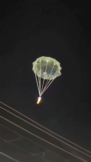 DIY Crafts on Instagram: "how to make parachute launcher🤩, how to make plastic bag parachute, you should make this World's best parachute, easy and simple parachute for kids #reels #crafts #parachute #trending #explore"