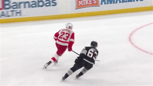 DET@NJD: Larkin scores goal against Jacob Markstrom