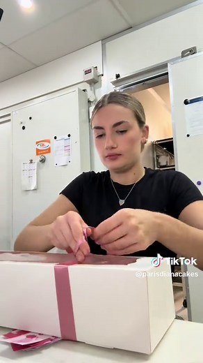 Our Valentine’s Day vlog is finally here💌 #fyp #foryou #parisdianacakes #cakeshop #penrith