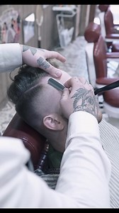 #ASMR #barbershop #haircut #oldschool SHARP HAIRCUT done by OLD SCHOOL BARBER 💈✅🔥 You can find us on INSTAGRAM: @hairhood.ro @ben_the_oldschool_barber | Hair Hood