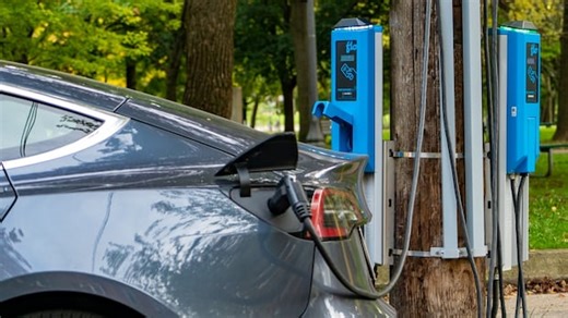 Electric vehicle owners struggle to find charging stations