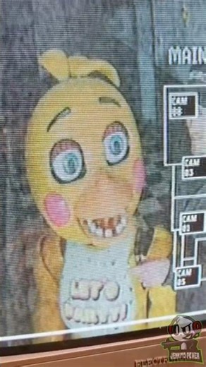 TOY CHICA IS THE ONLY ANIMATRONIC... (Parody in Spanish) socksfor1IN SPANISH #shorts #fnaf #humor