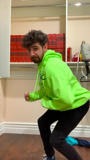 DanielGizmo (@danielgizmo) - There is something in my butt?