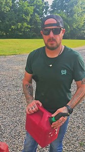 My gas cans weren’t working right. They wouldn’t pour without a fight, and I was wasting gas every time. So, I decided to replace the spouts with these old-school ones, and wow, what a difference! Filling up my lawnmower and ATV is so much easier now. Plus, I didn’t have to buy new cans—just swapped the nozzles in a few minutes. It’s such a simple fix that saved me money and a ton of frustration. 💪#gas #fuel #diy | Sakerplus