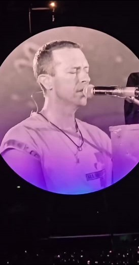 Coldplay Live Performance of 'The Scientist' in Vienna, Austria