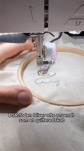 13 reactions | BSR-foden indtager scenen til den 2. dag i vores Black Week-fejring ✨ Den er min absolutte favorit til frihåndsarbejde ‍  Find den her med 20% rabat i denne uge: https://shop.bernina.dk/products/bernina-stingregulator-bsr?_pos=1&_psq=bsr&_ss=e&_v=1.0 #berninanordic #blackweek #PrecisionSewing #madetocreate #bernina | Bernina Nordic | Facebook