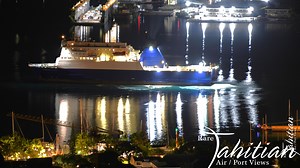 Avis aux férus de ferry- Pour compléter notre publication "photos" faite le 26 avril 2023, découvrez cette fois-ci ; en vidéo (accélérée par 2) l'arrivée du #CondorIslander. Pour ceux d'entre vous, qui n'auraient pas lu/vu notre précédent post; sachez que ce navire, qui est en fait un ferry; est tout simplement en escale technique à Tahiti. Son équipage procède à son convoyage entre la Nouvelle Zélande , où il servait entre les villes de Wellington et Picton; et le Royaume-Uni son futur port d'a