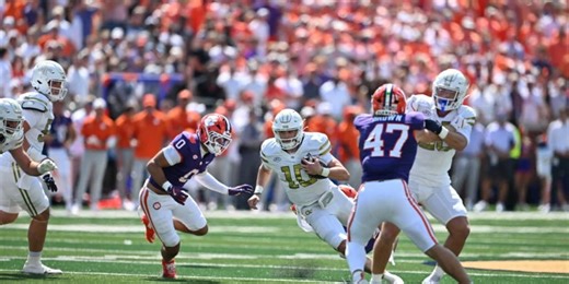 Walk-Off Field Goal Pushes Georgia Tech Past Clemson, 24-21