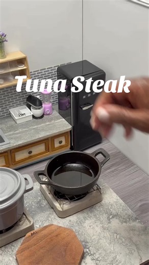 Fresh Tuna Steak with Creamy Polenta & Crisp Broccolini