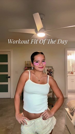 love this set☺️💙 ignore the tattoo residue on my stomach 🫣 @Aritzia #workoutset #aritzia #workout