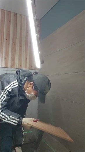 철잡꾼의하루 샴푸실 타일 작업 투명실리콘 으로 타일 지진이나도 견딜것입니다 12장 붙이는데 실콘 2개사용 마감2026년 3월 20일