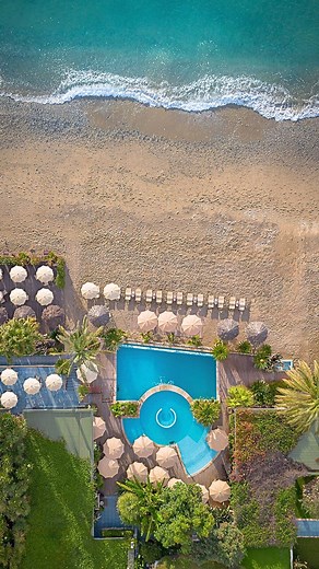 🎬 Starring: la Riviera Ligure. Infinity pool, tramonti, onde e focaccia: il cast c’è tutto. Manca solo lo special guest, che sveleremo appena prenoterai il tuo soggiorno 😉 Prenota qui 🎬 Starring: the Riviera. Infinity pool, sunsets, waves and focaccia. The cast is all here. We're just missing the special guest, who’ll be revealed as soon as you book your stay 😉 Book now #MareHotel #MareHotelSavona #MareHotelExperience | Mare Hotel