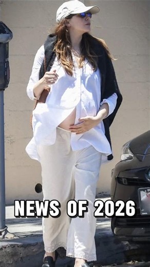 6 Major Hollywood Stars Are Pregnant at the Same Time!