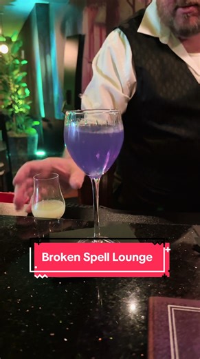 Broken Spell Lounge @ Disneyland Hotel 🍹 Had to get a Sleeping Beauty themed cocktail 🤗 #disneyland #disneylandhotel #sleepingbeauty #brokenspelllounge #disney