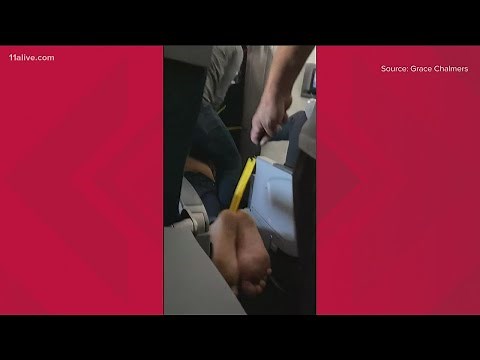 'Stop this plane!' Delta flight diverted after passenger tries to break into cockpit