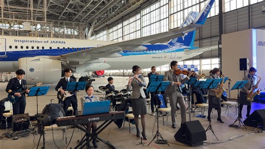202K views · 3.8K reactions | 「ANA Team HND Orchestra」の演奏の一部を皆さまにもお届けします﫣♬✨ #ANATEAMHNDOrchestra #ハネオケ #羽オケ #ana #allnipponairways #HND #格納庫 #2025 #入社式 | ANA.Japan | Facebook