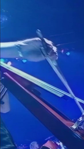 In case you missed it, The full performance of Holiday (Goldene Europa 2002) is out now to watch!