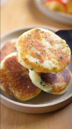 新じゃがあったらコレ♪10分で作る粉チーズお焼き