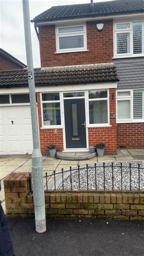 🔥 Just Listed – Mossdale Drive, Rainhill 🔥 Three-bedroom semi-detached with a rear extension — more space, more light, more living! 🏡✨ Perfect for families or anyone after that extra room to relax, work, and play. 👉 Click the link to see the full advert! https://www.rightmove.co.uk/properties/171950033 | Ashtons Estate Agents St Helens