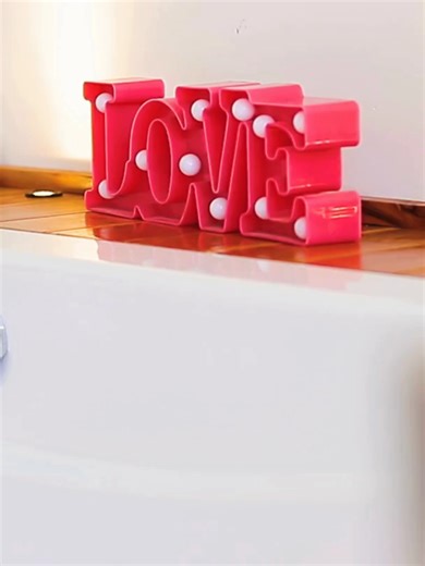 ¡San Valentín es en Yazare Spa! ❤️ Invíta a quien más quieras a disfrutar de un momento de bienestar y conexión. Tenemos el plan perfecto para ustedes. 📍 *Ubicados en la Cra 20 #2D-05, Barrio Simón Bolívar.* 📲 Reservas al 320 528 1553 ¡Los consentimos!