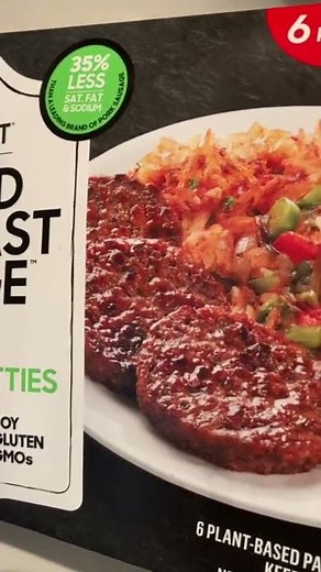 Beyond Meat Breakfast Sausage #beyondmeat #cookingshorts #sausage