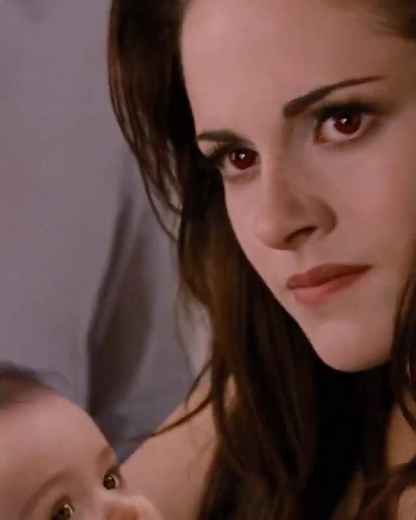 🐺💔 Jacob Imprints on Bella’s Daughter in Twilight: Breaking Dawn Part 2 – Full Scene Breakdown! ❤️