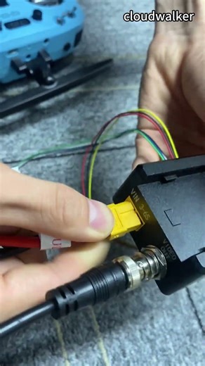 The optical fiber module is light in material and the longest can reach 50km. #drone#optical fiber