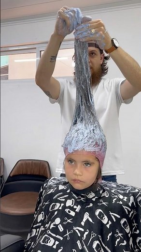 Estragando o cabelo com luzes AZUL