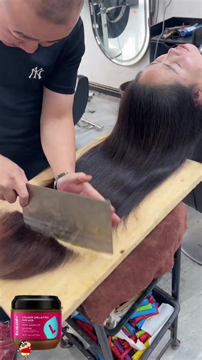 Hair mask with essential oil can mask you have smooth hair like mine#ecolchi #ecolchihairoil #ecolchihairmask #ecolchicollagen #dryhair #smoothhair #shinehair #hairtok #haircare #hairoil #ecolchiprohairoil #ecolchiprocollagen