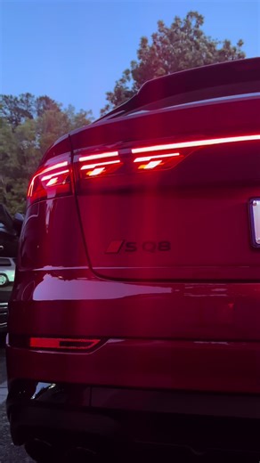 Audi Q8 vs SQ8 Sound Showdown