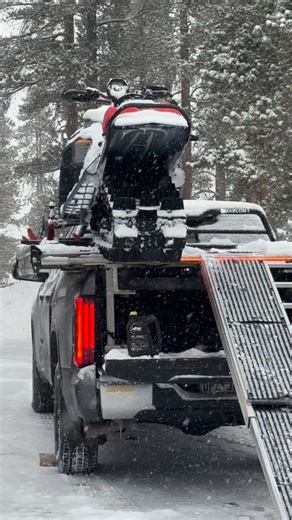 Alright November, time to kick things into high gear. Let it snow! @skidoo #mountains #snowmobile #thatskidoofeeling | Jeremy Mercier
