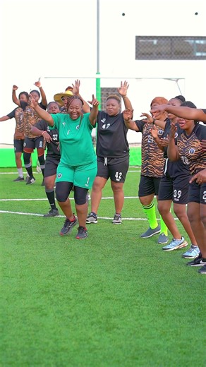 On va remette ça . C’est sur @tina beauty's @Alea_Park @nel.cosmics.aka.landwind @cyrilleakue @Mr_PASAPAS @DmD Group 🚗 @Wakabi le guide #football #togolais228🇹🇬 #women