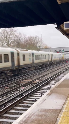 Class 444 passes Eastleigh for London Waterloo