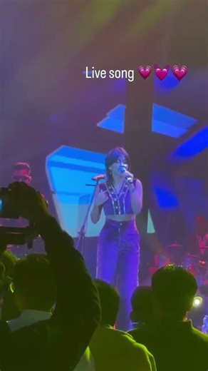 ‪@YohaniMusic‬ 🧡🧡. Manike Mage Hithe"Live Performance At JLN Stadium, New Delhi 🧡🧡🥰🥰🌹🌹❤❤👩🏻‍🎤👩🏻‍🎤🔥🔥💘💘.