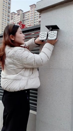 🔦🔋🪫SolarLight#SmartHome#OutdoorLighting#SecurityLight#ViralSho#HomeImprovement#TechShorts🥫🪫🔦