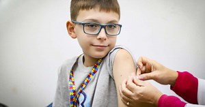 Pessoas com autismo em Porto Alegre poderão receber vacinação domiciliar