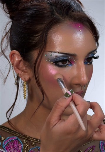 Part 2 of the ultimate party girl makeup look 💫 Alllllll about the fat cheeks! @nyxcosmetics_aunz #NYXCosmeticsPartner @nyxcosmetics AD