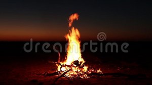 Nighttime campfire stock footage. Video of burning, dangerous - 39959888