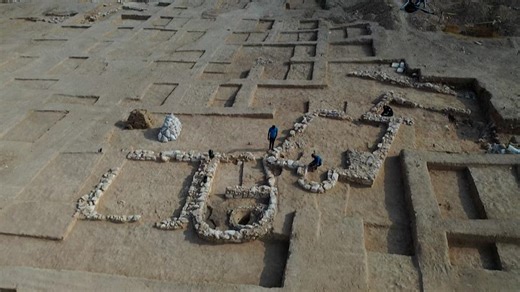 Video. Israel uncovers rare early mosque in Negev