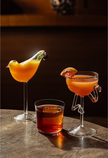 Unwind in style at Opus Bar & Grill with our voco-inspired cocktails, each crafted with a nod to the hotel's heritage and Orchard Road's rich history. 🍹✨ Take your pick: 🌶 Spicy Finch – A bold blend with a fiery kick 🦉 Owl Kiss – Smooth, mysterious, and oh-so-satisfying 🌸 Pinkarita – Sweet, vibrant, and full of charm Which one will you sip on first? 💛🍸 #vocoExperience #vocoOrchardSG #ExperienceIHG #vocoHotels #IHGOneRewards #vocolife #OrchardRoad