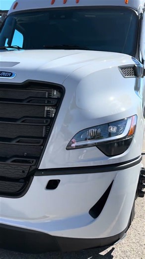 Fuel Efficiency, Aero, Comfort: A Driver’s Take on Cascadia Evolution
