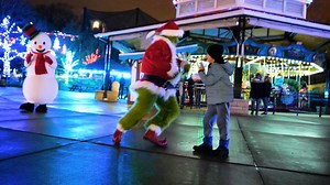 Let it glow at Wild Lights at your Akron Zoo on Nov. 24-26, Dec. 1-3, 8-10, 15-23 and 26-29 from 5 - 9 p.m. Get your tickets online to save: https://www.akronzoo.org/wild-lights The zoo will be decorated in more than one million lights, with a fresh and new design! Visit with many of your favorite zoo animals, roast a s'more, enjoy an adult jolt in your hot chocolate (adults, 21 and older only) and more! Santa will be available to visit through Dec. 23 and the Grinch will cause a ruckus Dec. 1-2