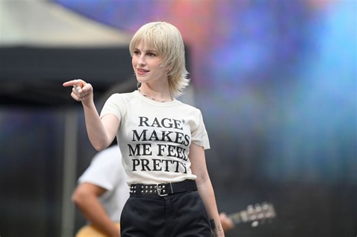 Fans scream 'life is worth living' after major update from Hayley Williams