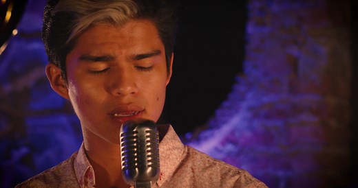 Hoy la vi pasar, sin querer se apoderaron de mi antiguos sentimientos❤️ | Saúl Barraza