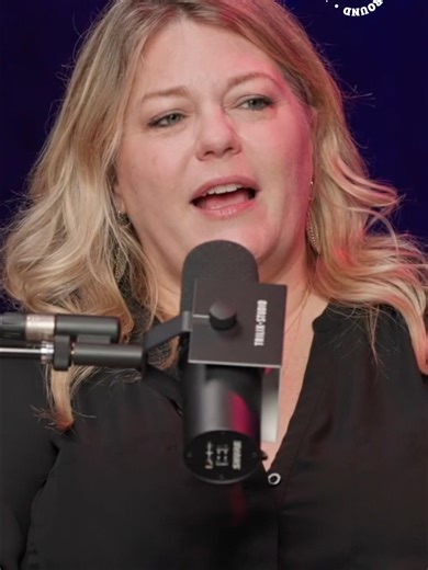 Songwriting Insights: Sharing Your Unique Perspective~ Jeni uses music to share her love for the world, her perspective, and sometimes hard truths. Even if lyrics hit close to home, she wants them to invite listening and reflection, not confrontation. Listen in to our full conversation with singer-songwriter Jeni Grouws out now! @jgrouws #jenigrouws #roots #singersongwriter #intheround #musicpodcast